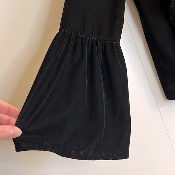 Amaryllis Velvet Ruffle Blouse Size S Black Bell Sleeves Witchy Whimsigoth Boho - Picture 4 of 10